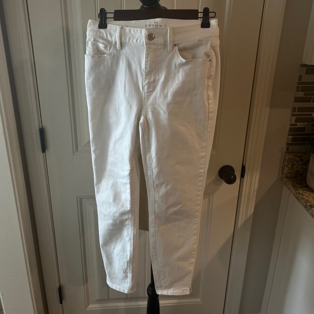 White House Black Market The Skinny Crop White high rise jean size 2